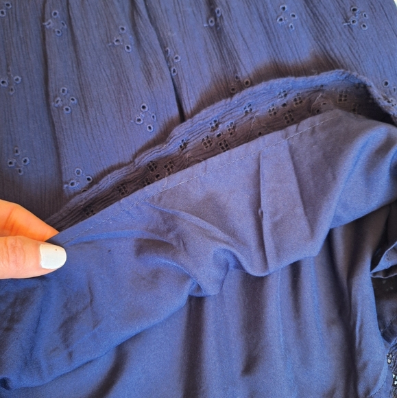 COPY - Gap navy sleeveless eyelet top women's Medium - Picture 6 of 8